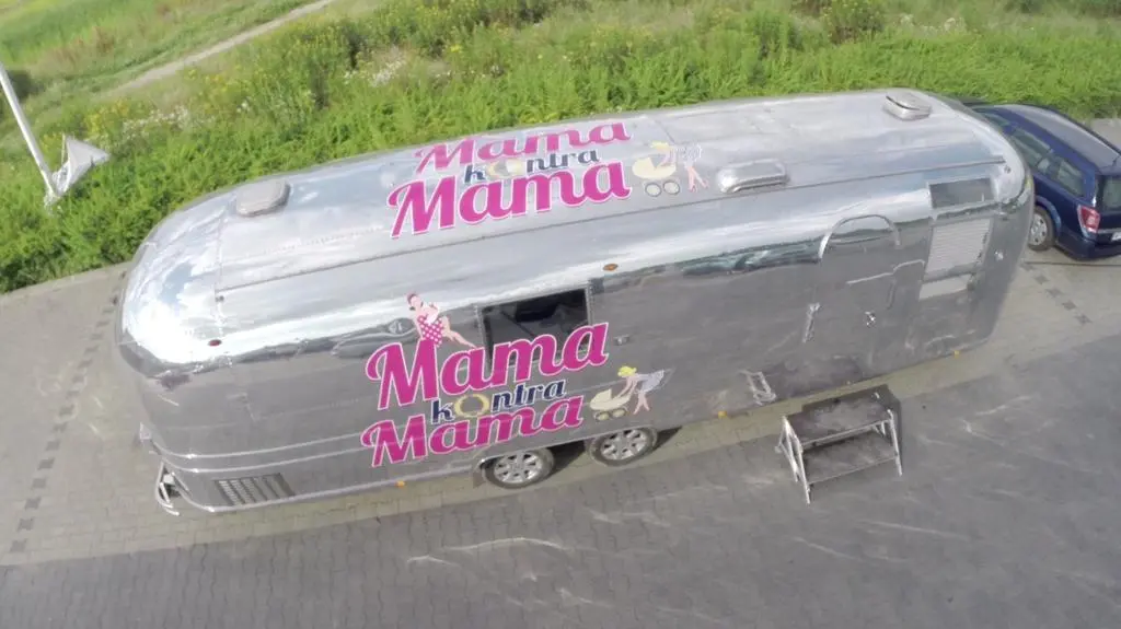 "Mama kontra mama"