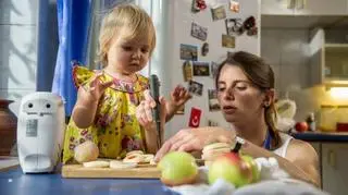 "Mama kontra mama" to program dla mam i o mamach, promujący różne style wychowania