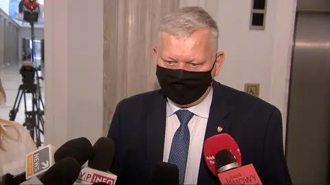 Marek Suski na korytarzu sejmowym