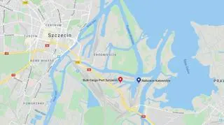 Masowiec cumuje przy Nabrzeżu Katowickim