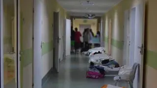 Materace znajdują się również na korytarzu