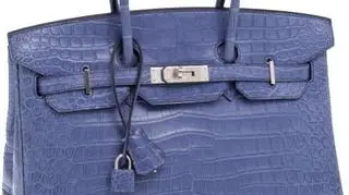 Matte Brighton Blue Crocodile Porosus Birkin Bag poszła za 113.525 dolarów (fot. Heritage Auctions)