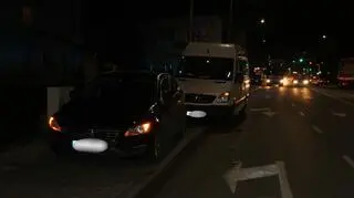 Mercedes uderzył w volvo jadące przed nim