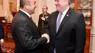 Mevlut Cavusoglu spotkał się z Mike&#039;iem Pompeo 
