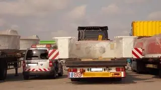 Mężczyźni transportujący elementy wiatraka zostali zatrzymani 15
