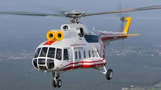 Mi-8 do transportu VIP w charakterystycznym biało-czerwonym malowaniu
