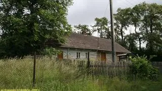 Miały zostać rozebrane w związku z rozbudową węzła S7, pod warunkiem przekazania ich do skansenu