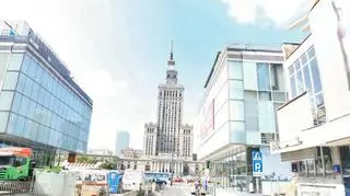 Miasta ogląda się z perspektywy samochodu (fot. tvnwarszawa.pl)