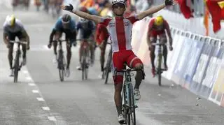 Michał Kwiatkowski na mecie w Hiszpanii