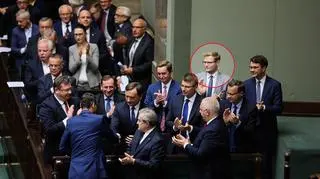 Michał Woś siedział za ministrem Ziobro po nieudanej próbie jego odwołania przez opozycję 