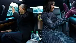 Michelle i Barack Obama we wnętrzu "Bestii"
