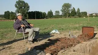 Miejsce ukrycia broni wskazał pan Julian Golec