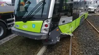 Miejsce zderzenia tramwaju z mitsubishi