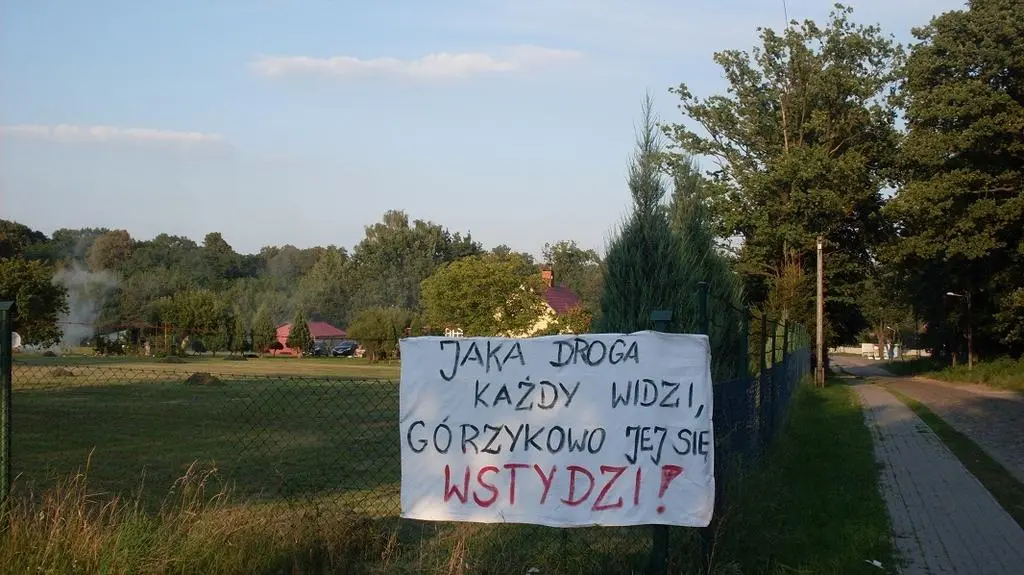 Mieszkańcy Górzykowa domagają się remonty drogi 