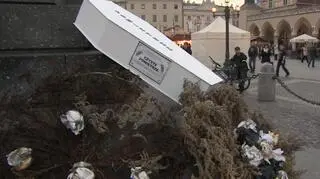 Mieszkańcy Krakowa pochowali czyste powietrze