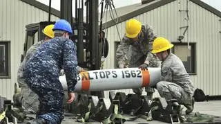 Miny Mk 62 to połączenie zwykłych bomb lotniczych ze specjalnym dodatkowym zestawem zawierającym czujniki i zapalnik