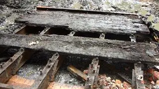 Most wykonany był ze stali, drewna dębowego i sosnowego