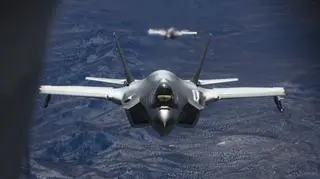 Myśliwce F-35 nad bazą wojskową Hill w stanie Utah