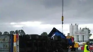 Na miejsce wezwano dźwig 