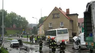 Na miejscu są funkcjonariusze służb porządkowych (zdjęcie internauty W. Majchrzaka)