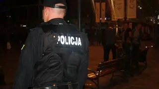 Na Monciaku bawiło się kilkaset osób, których średnia wieku to jedynie 16 lat