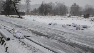 Na placach obowiązuje zakaz handlu jajkami i drobiem 