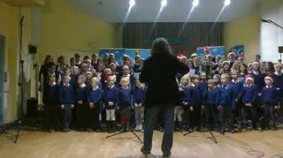 Na płycie zaśpiewają też znani politycy, dziennikarze i aktorzy