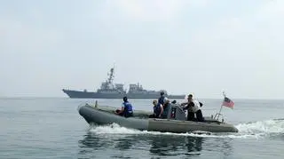Na pomoc kapitanowi wyruszył USS Bainbridge / navy.mil