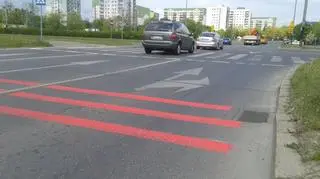 Na rondzie - już po wypadku - pojawiły się dodatkowe oznakowanie