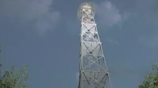 Na tę wieżę wszedł mężczyzna 