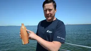 Nad pracami czuwa archeolog Tomasz Bednarz 
