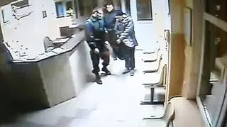 Nad ranem policjanci odwieźli 44-latka na dworzec