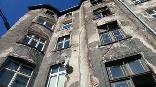 Nadzór budowlany zdecyduje, czy kamienica grozi zawaleniem