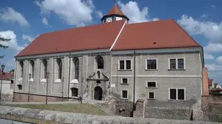 Nadzór nad Zamkiem Książęcym sprawuje Lubuski Wojewódzki Konserwator Zabytków
