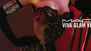 Najbardziej znana striptiserka świata, Dita von Teese też była twarzą MAC Viva Glam