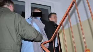 Nastolatek w rękach policji (fot. Komenda Stołeczna Policji)