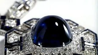 Naszyjnik "Sautoir" Bulgari na aukcji po śmierci Liz Taylor w 2011 roku został sprzedany za 6 mln dol.