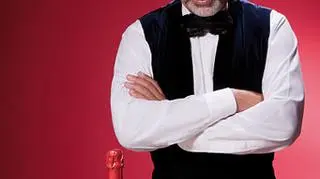 Nawet butelka luksusowego szampana Piper-Heidsieck to szpilka z czerwona podeszwą, która wykreował Louboutin (fot