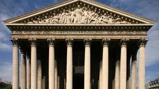 Neoklasycystyczny kościół św. Magdaleny w Paryżu budowano kilkadziesiąt lat w XVIII i XIX wieku