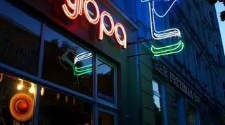 Neon "Antylopa" przetrwał na ul. Podgórnej