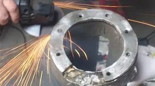 Nie było łatwo dostać się do środka