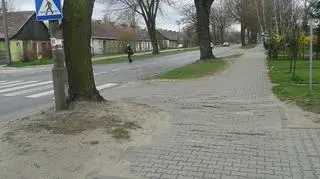 Nie wiadomo ile trzeba czekać na remont zniszczonego chodnika