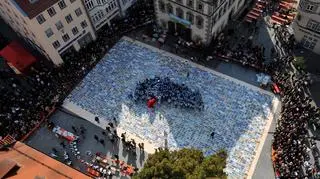 Niemcy ułożyli gigantyczną układankę (PAP/EPA)