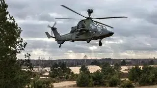 Niemiecki śmigłowiec Eurocopter Tiger w locie