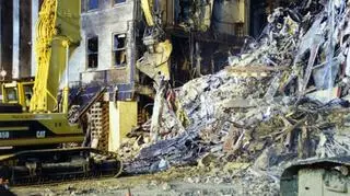Niepublikowane dotąd zdjęcia z 11 września 2001 roku pokazujące zniszczenia po rozbiciu się porwanego samolotu na budynku Pentagonu
