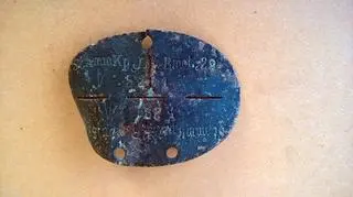 Nieśmiertelnik cynkowy żołnierza kompanii kadrowej