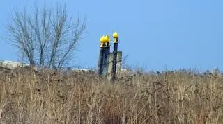 Nowe lampy ostrzegawcze na lotnisku w Smoleńsku (fot.Siergiej Amielin, zdjęcie z wtorku 13.4.2010)