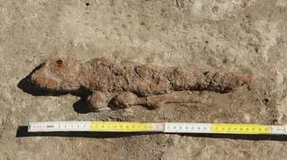 Nóż bojowy w z groby dziecięcego 