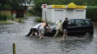 Obfite deszcze zalały ulice Łodzi (Fot. internauta)