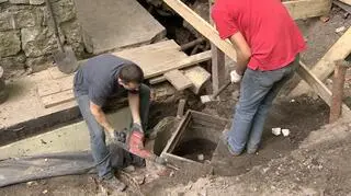 Odkrycia dokonali robotnicy podczas prac hydroizolacyjnych